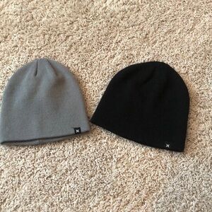 Hurley Gray and Black Beanie Set